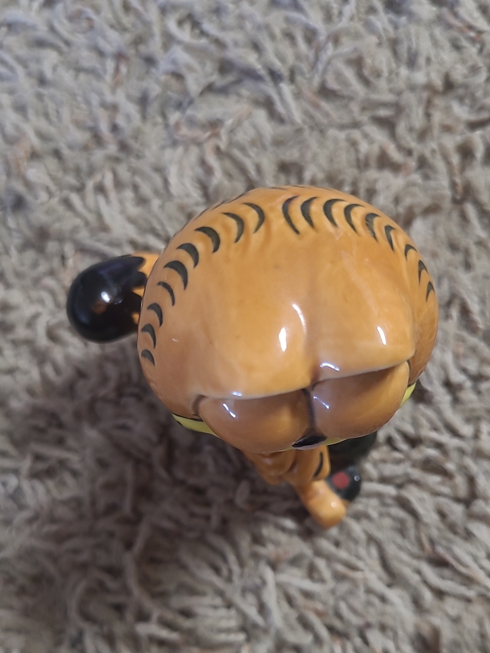 Vintage Enesco Garfield (the Cat Cartoon Character) Hockey Player Figurine 1981 - Picture 4 of 4